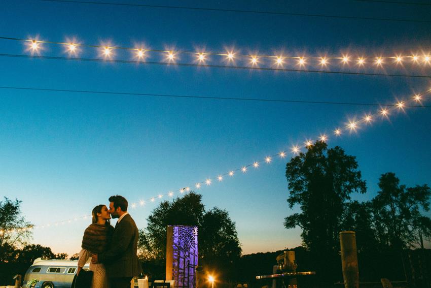 Love this outdoor wedding photo idea via Greenvelope + Caroline Ghetes Photography
