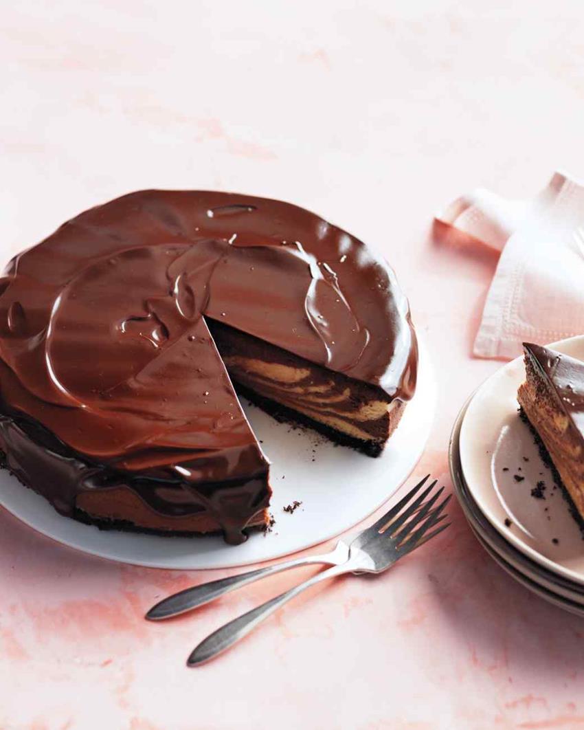 5 chocolate-peanut-butter-cheesecake-md109647_vert