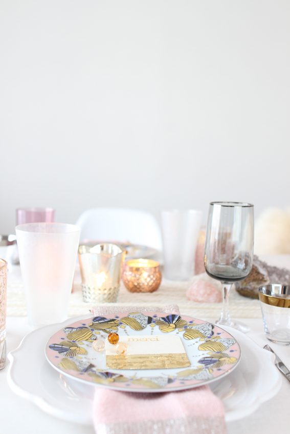 3 Thanksgiving Tablescapes That Break All The Rules