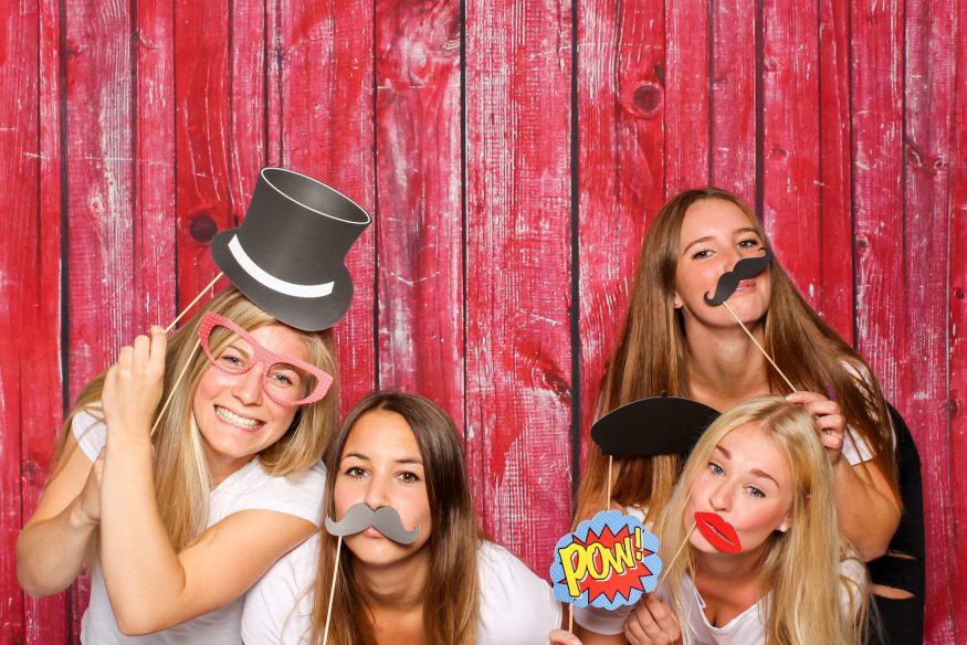 Graduation party ideas: A DIY photo booth