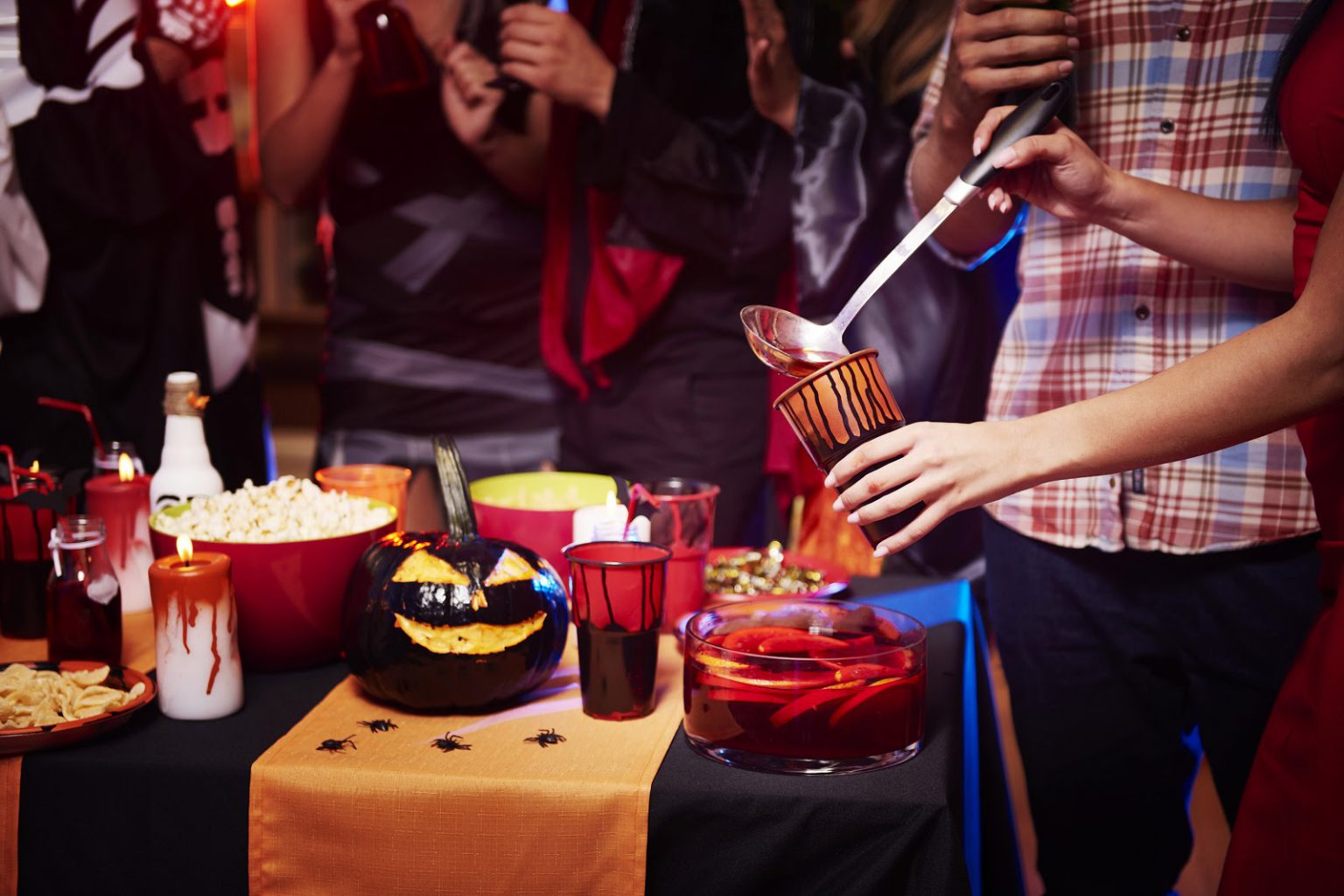 36 Hauntingly Good Halloween Party Ideas For Any Budget Stationers 2998