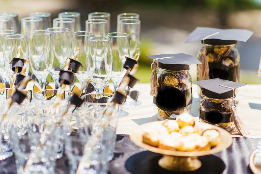 20 Graduation Party Ideas to Celebrate Your Grad in Style - STATIONERS