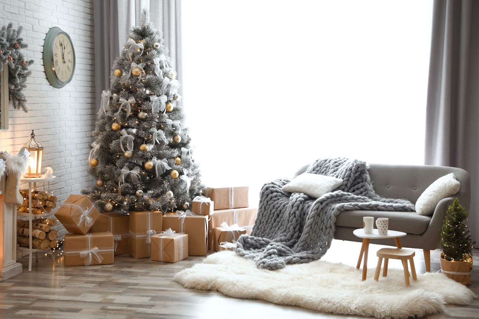 Deck The Halls With These 22 Christmas Decorating Ideas - Stationers