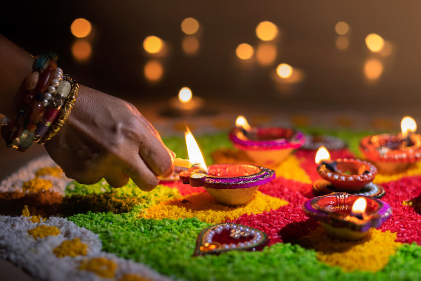10+ Ideas to Decorate Your Home Using Diwali Decoration Lights