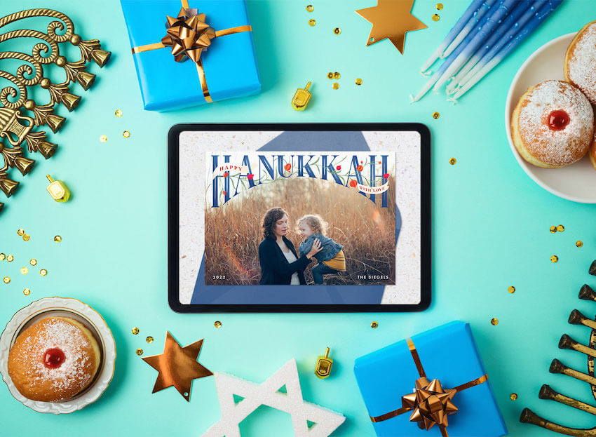 Hanukkah greetings: Hanukkah card gifts and food