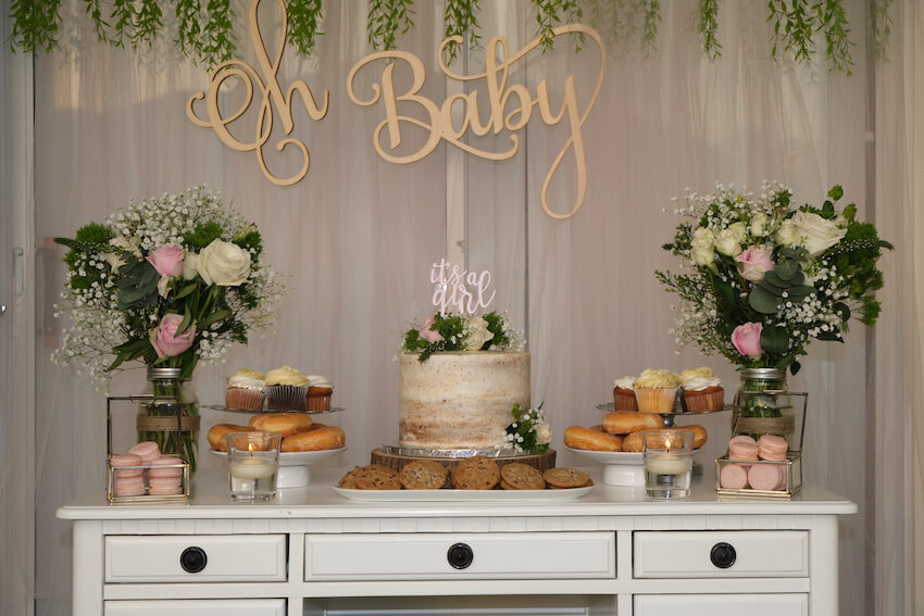 Baby shower table setting