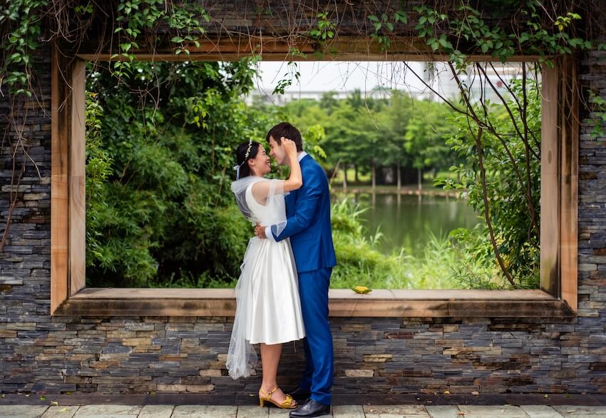 Types of weddings: bride and groom looking into each other's eyes