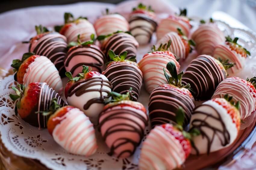 Adult easter basket ideas: chocolate covered strawberries on a plate