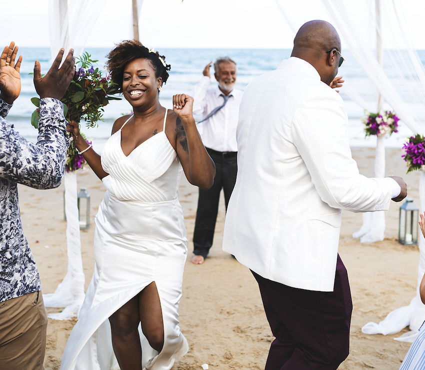 destination wedding ideas: couple dancing