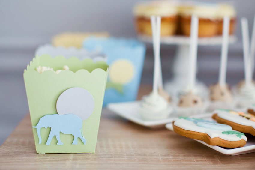 Elephant baby shower: elephant themed desserts
