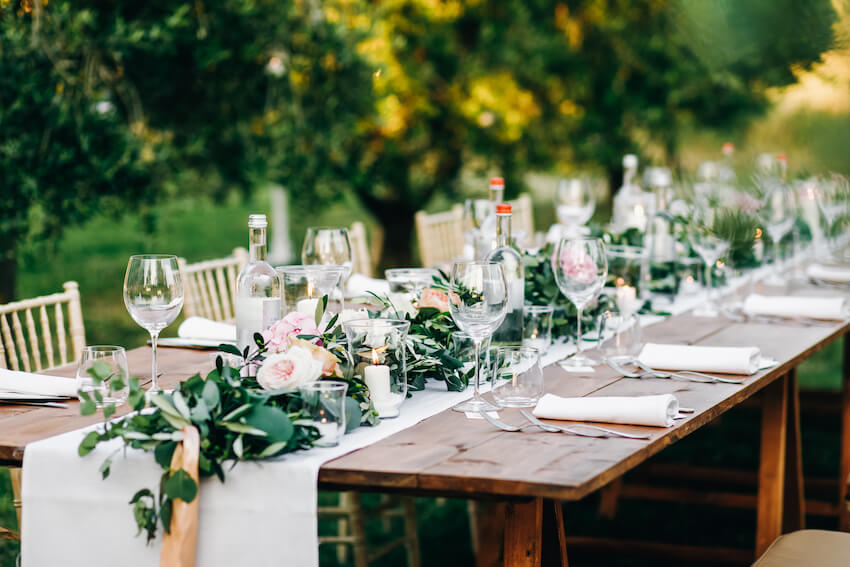 Spring wedding ideas: floral centerpiece reception table