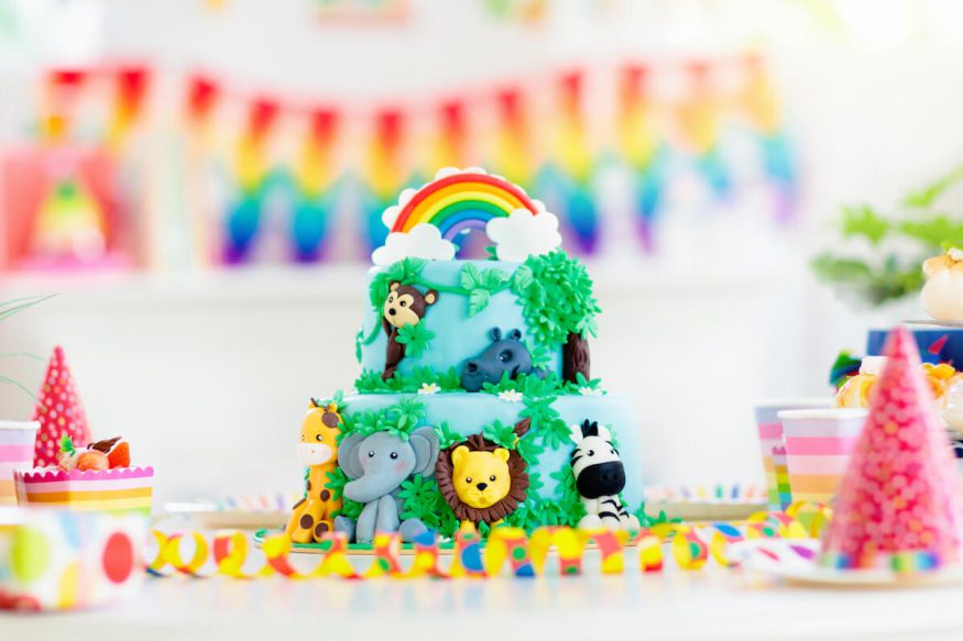 Safari theme party: jungle themed birthday cake