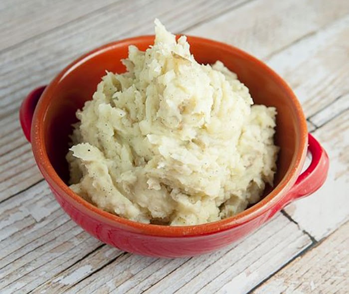 Non-traditional thanksgiving dinner ideas: Creamy, garlic dairy-free mashed potatoes
