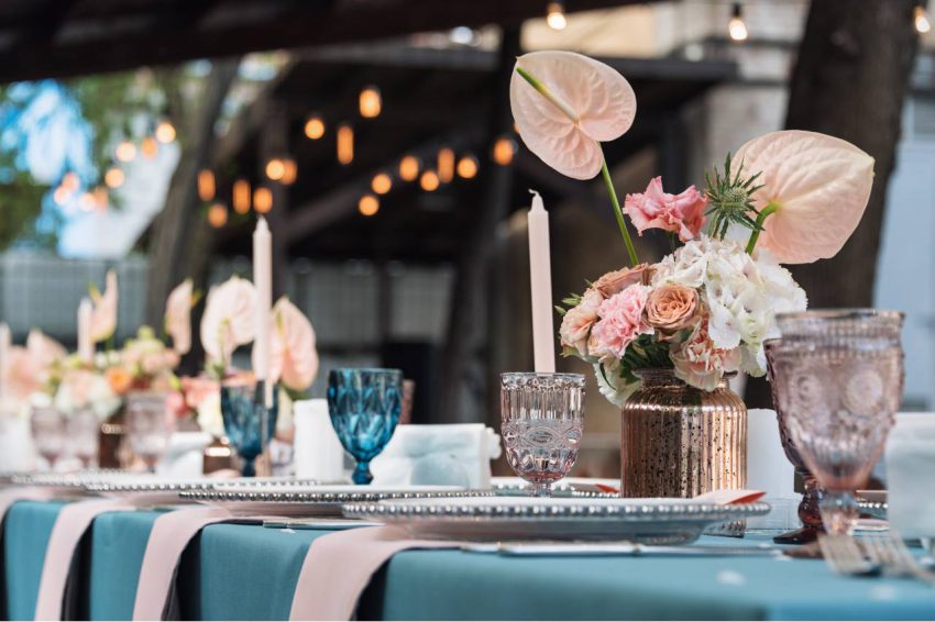 Wedding themes: table setting at a wedding reception