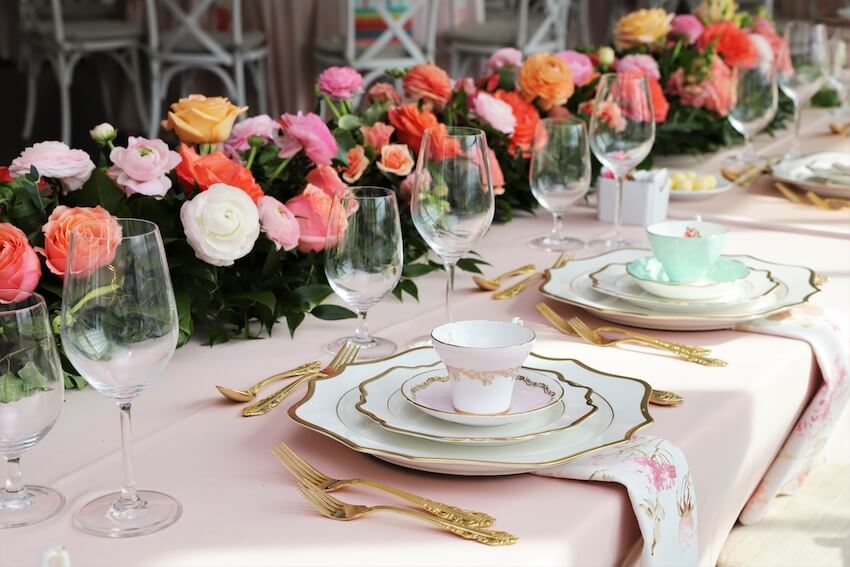 Table setting with flowers on a table