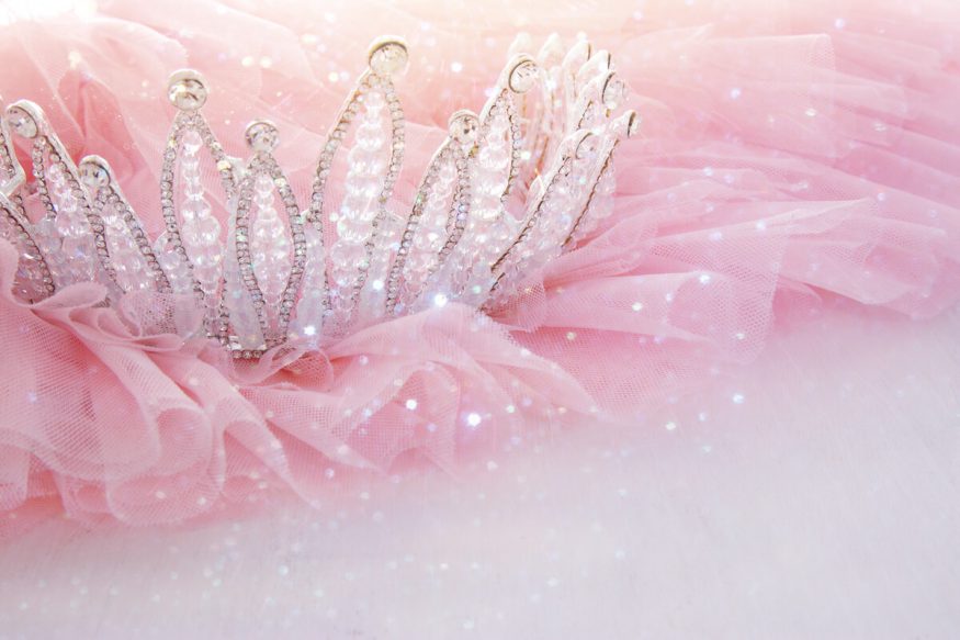 Princess party ideas: tiara on pink tulle