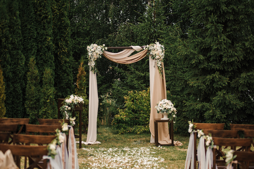 Wedding arc with flowers