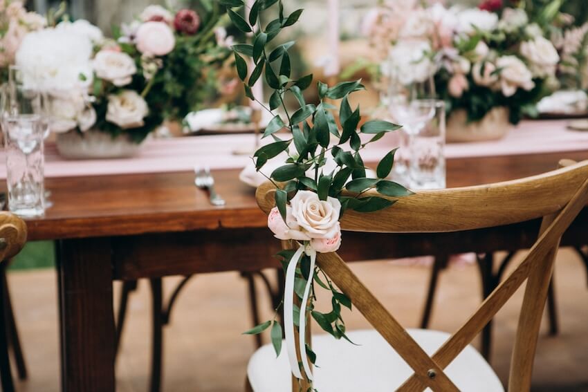 Wedding flowers ideas: wedding chair with a flower