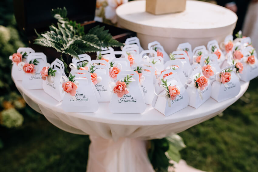 edible wedding favors beach