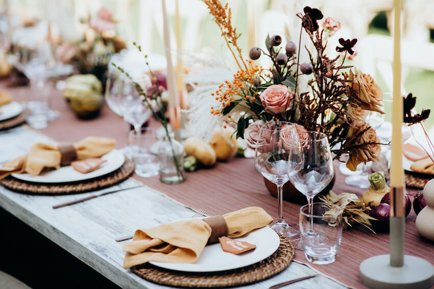 Wedding table decorations: wedding table with flowers and candles