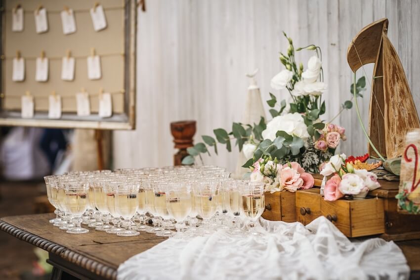 Wedding decor checklist: welcome drinks on a table